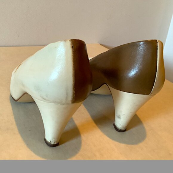 Stunning 1970s vintage Sergio Rossi Cream and Brown Spectator Pumps, Size 8.5 - Picture 11 of 16